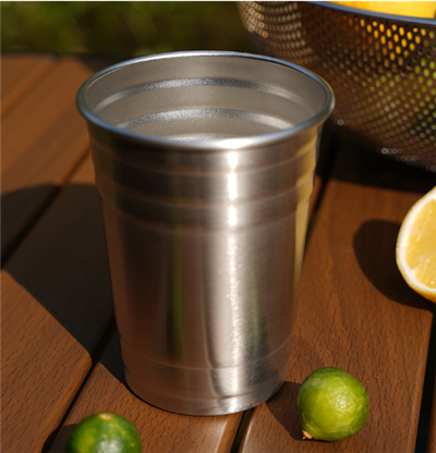 ​​​​​​​Bierbecher aus Edelstahl