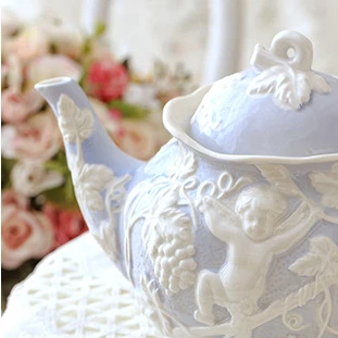 Geprägter Kaffee -Kessel -Europäer